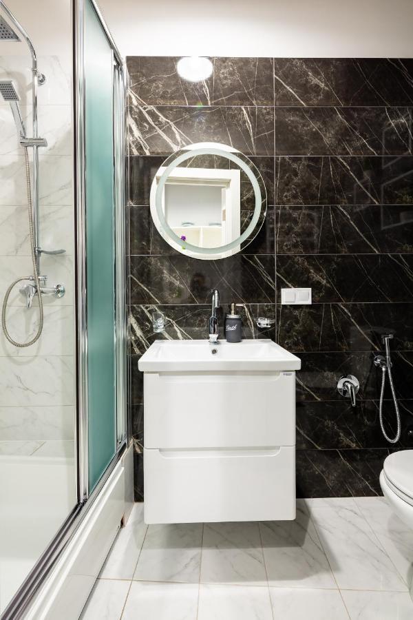 Alfa Apartments Grushevskoho 7 Lviv Eksteriør bilde